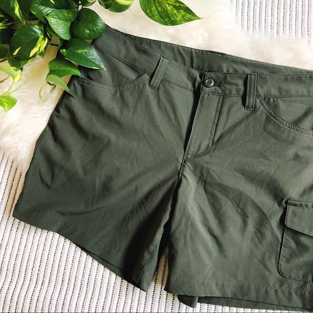 Eddie Bauer Olive Green Stretch Cargo Shorts